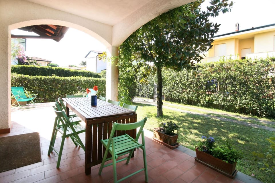 Property building, Garden, On site