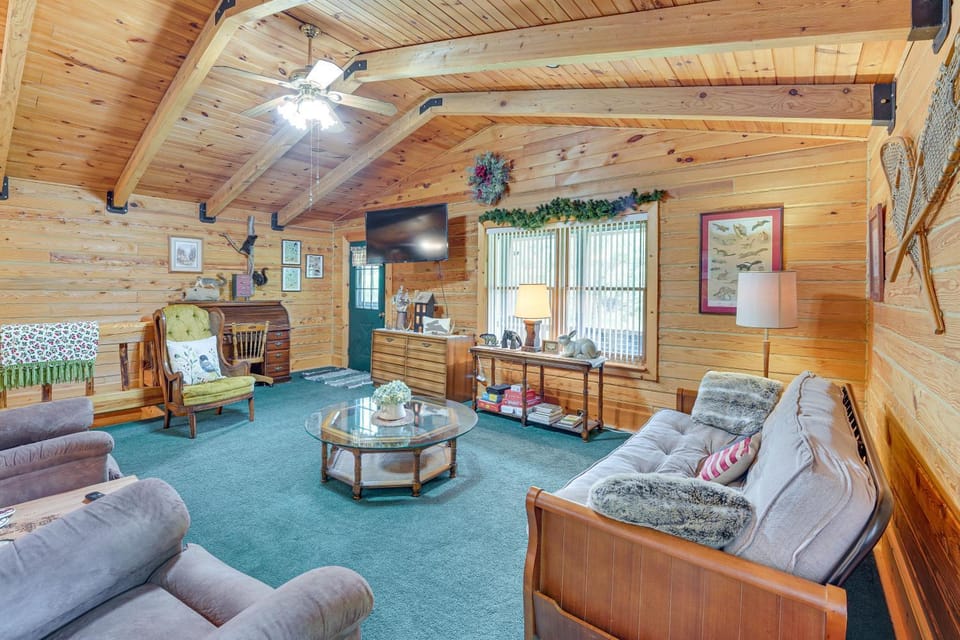 Charming Austin Cabin on 96 Acres of Land! Cabin in Allegheny River
