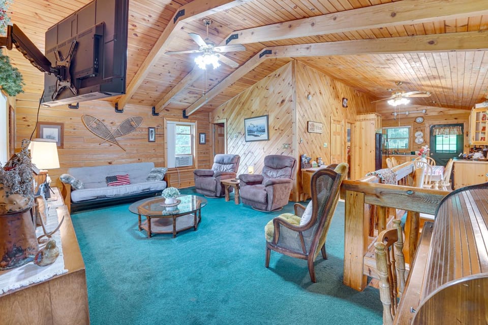 Charming Austin Cabin on 96 Acres of Land! Cabin in Allegheny River