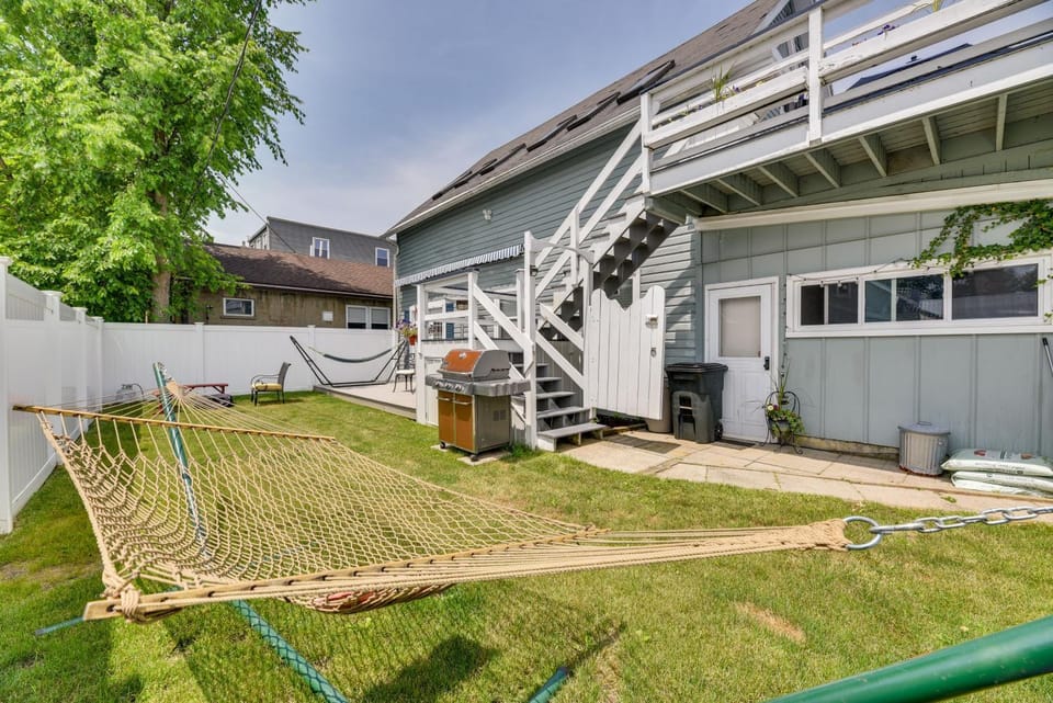 Prime Lakeside Village Location Apt with Kitchen! Apartment in Bemus Point