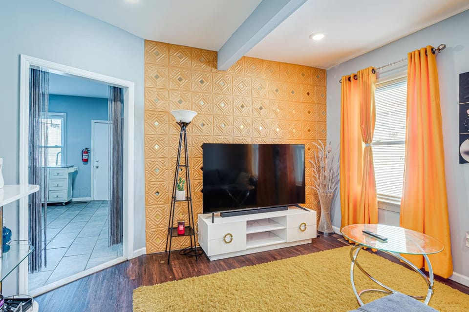 Updated Linden Home: Visit NYC & Newark! House in Linden