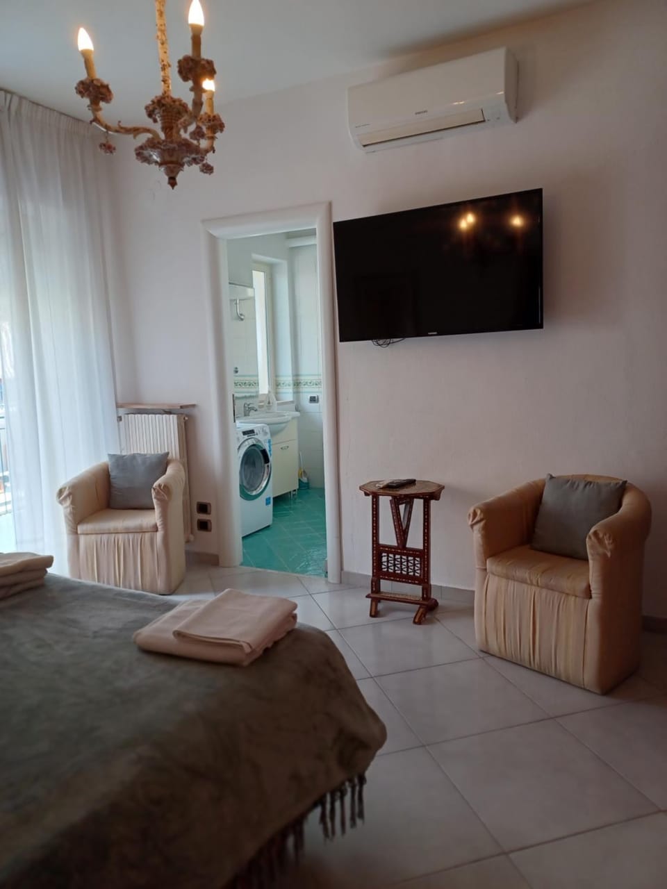 Super Elegante Napoli Centro con posto auto e wifi veloce Apartment in Naples
