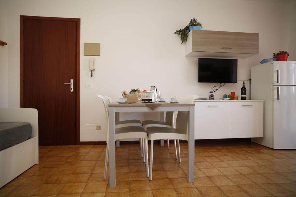TV and multimedia, Dining area