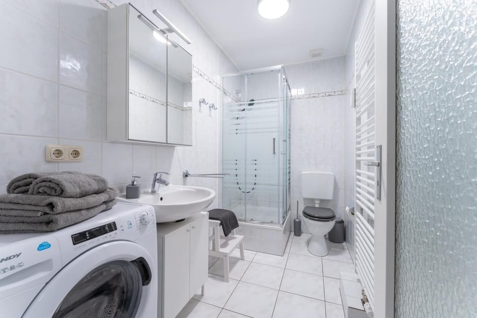 Shower, Bathroom, washing machine