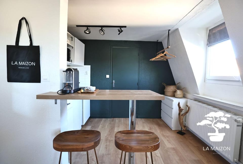 Coffee/tea facilities, Dining area