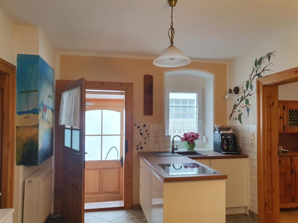 Staff, Kitchen or kitchenette