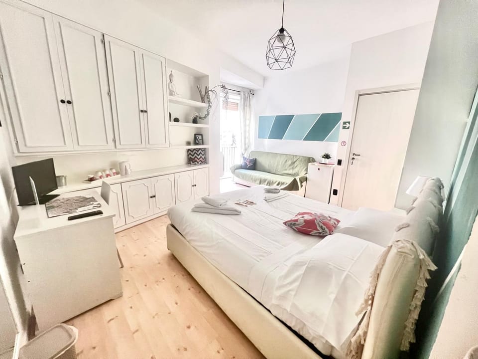 Bed, Photo of the whole room