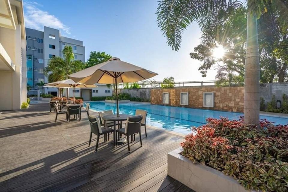 Property building, Restaurant/places to eat, Swimming pool, Breakfast