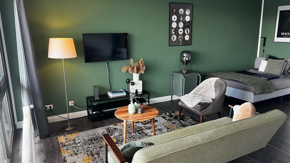 Bed, TV and multimedia, Living room, Photo of the whole room, Bedroom