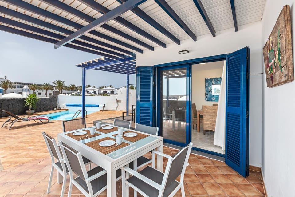 Patio, Dining area