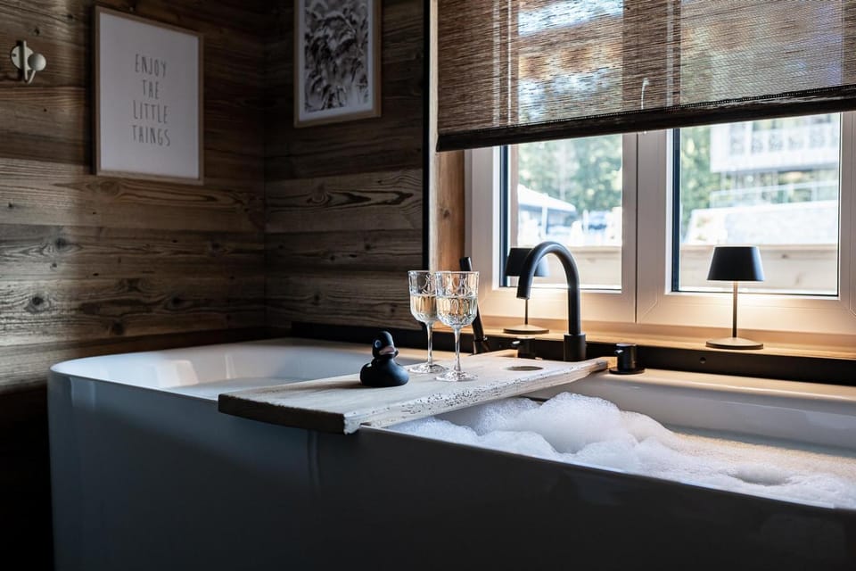 Bathroom, Bath