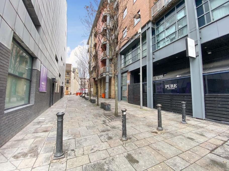 Liverpool One Beautifully Presented 2 Bedroom Apartment Apartment in Liverpool
