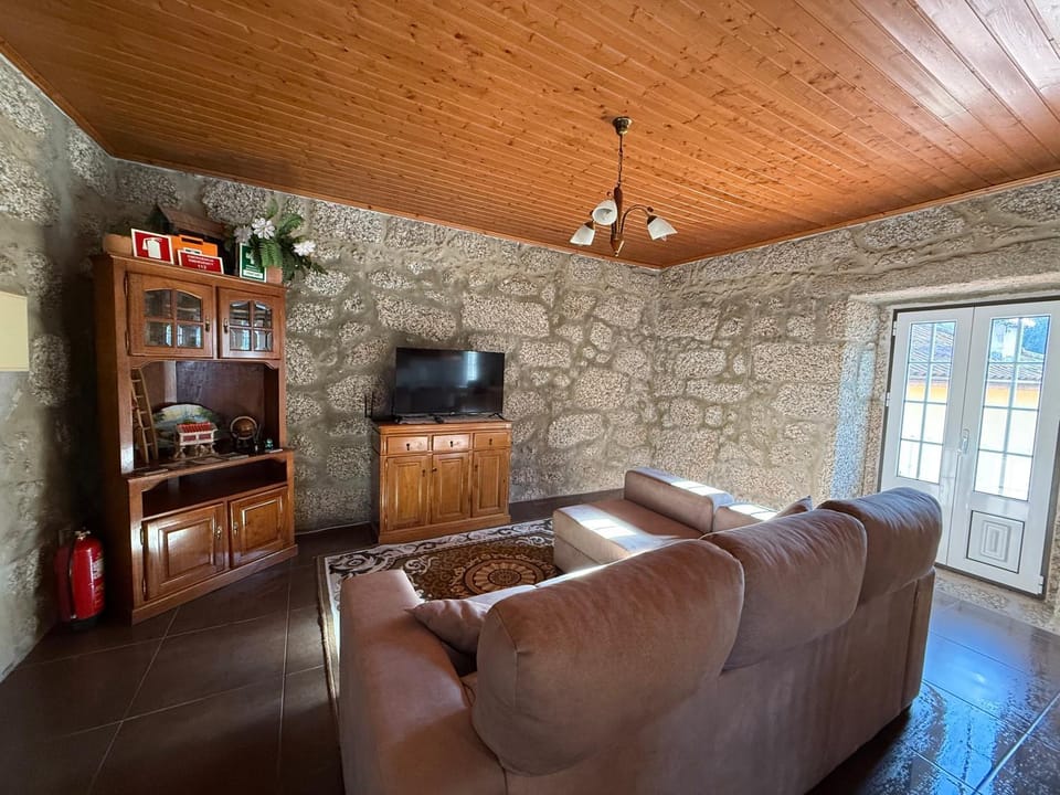 Communal lounge/ TV room, TV and multimedia, Living room