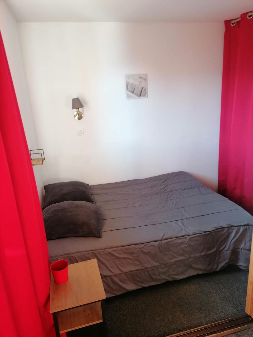 Bedroom, wardrobe