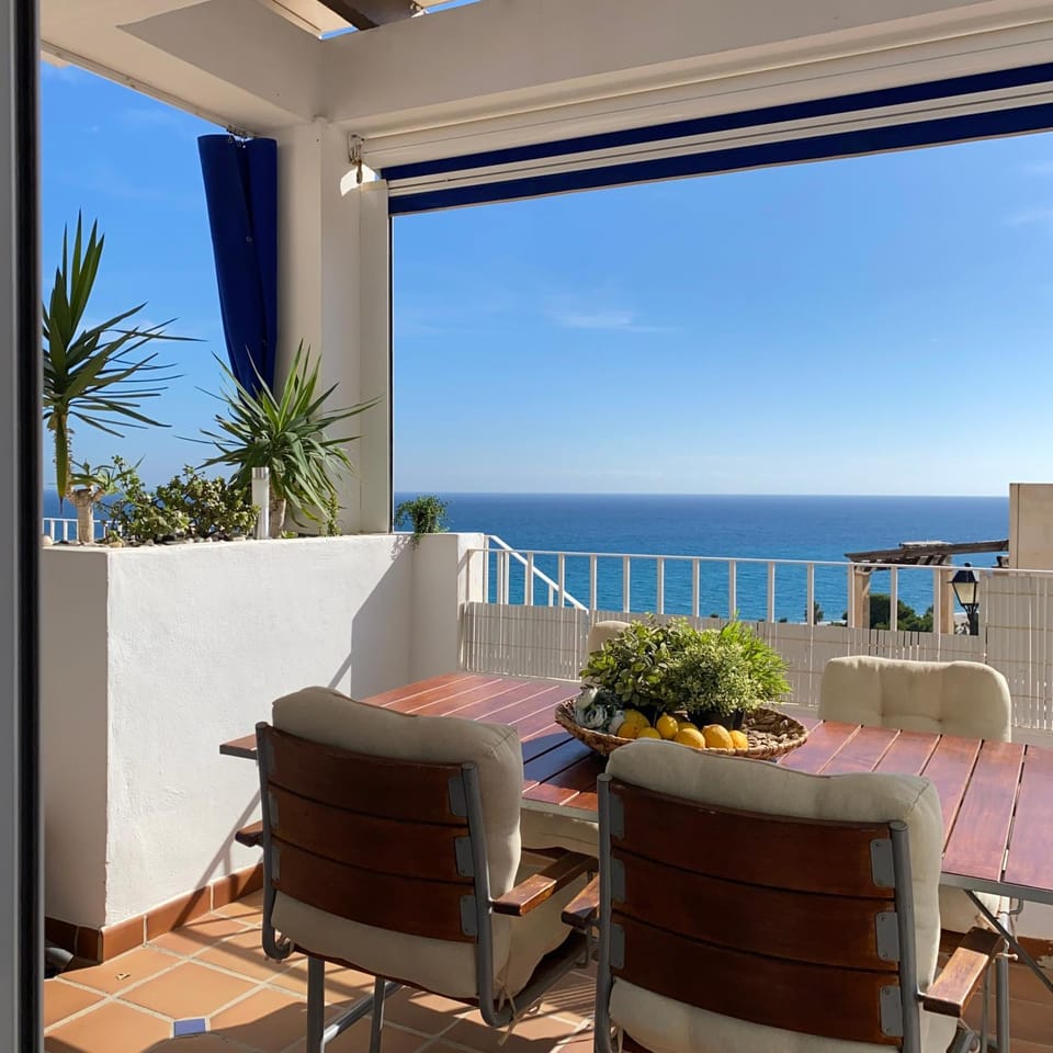 Day, Natural landscape, View (from property/room), Balcony/Terrace, Seating area, Dining area