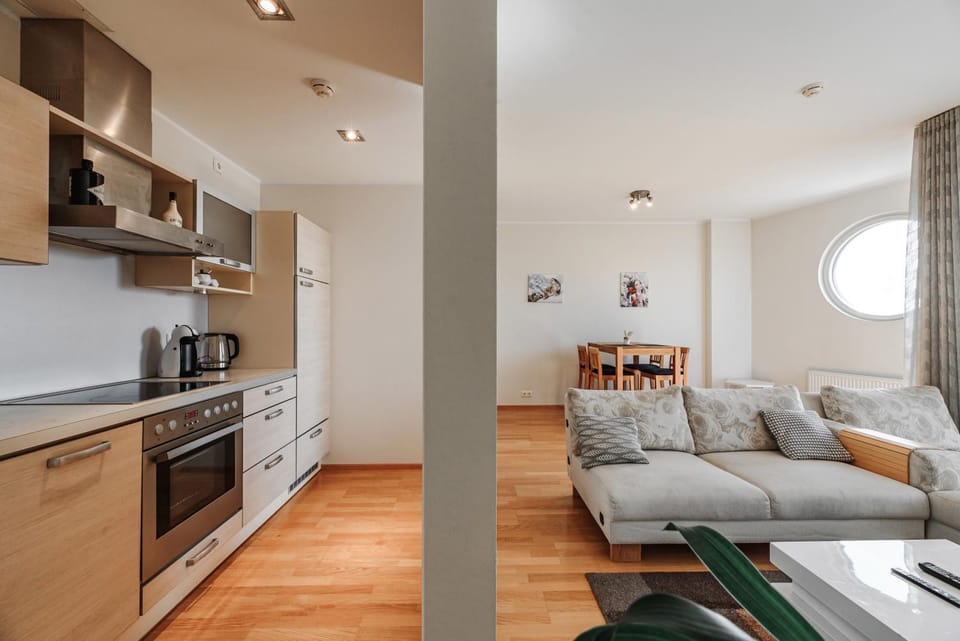 Kitchen or kitchenette, Living room, Seating area, Dining area