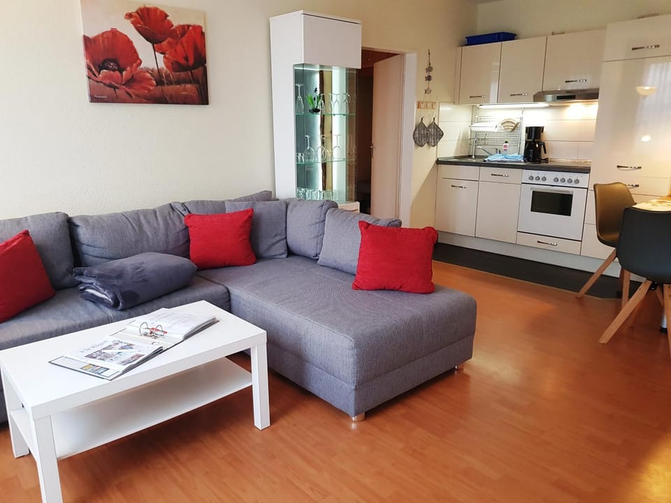 Kitchen or kitchenette, Seating area