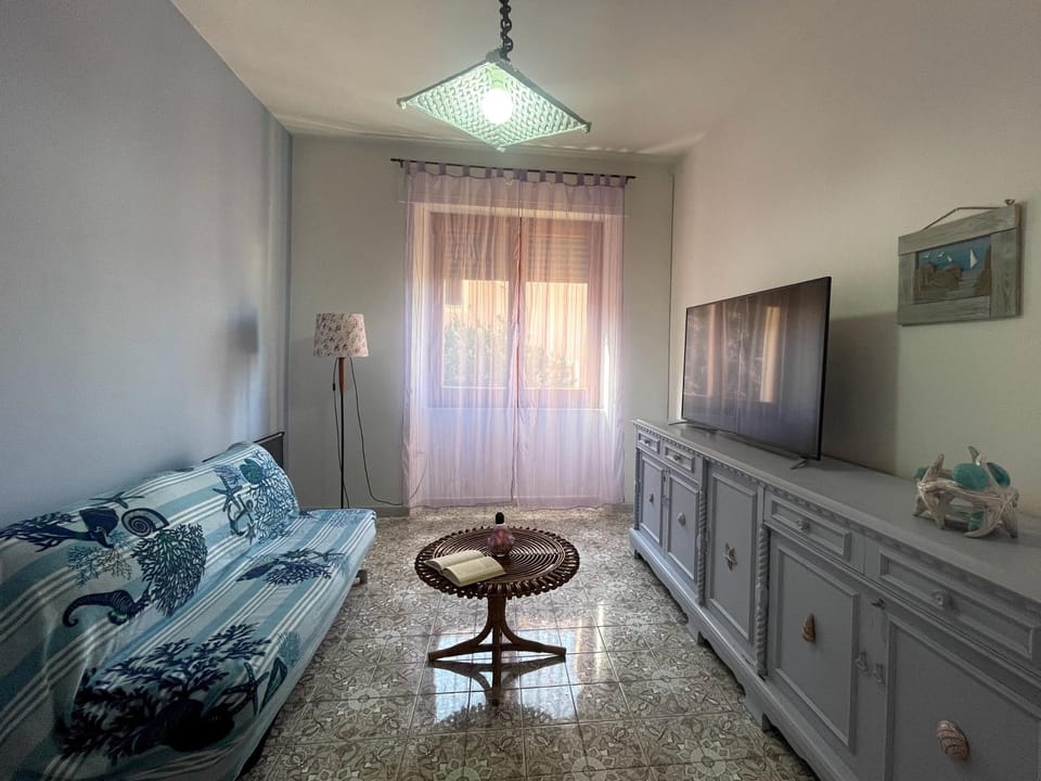 ⋆⋆⋆⋆⋆ [IN CENTRO] 6 persone, ampio e tranquillo appartamento completo Apartment in Sardinia