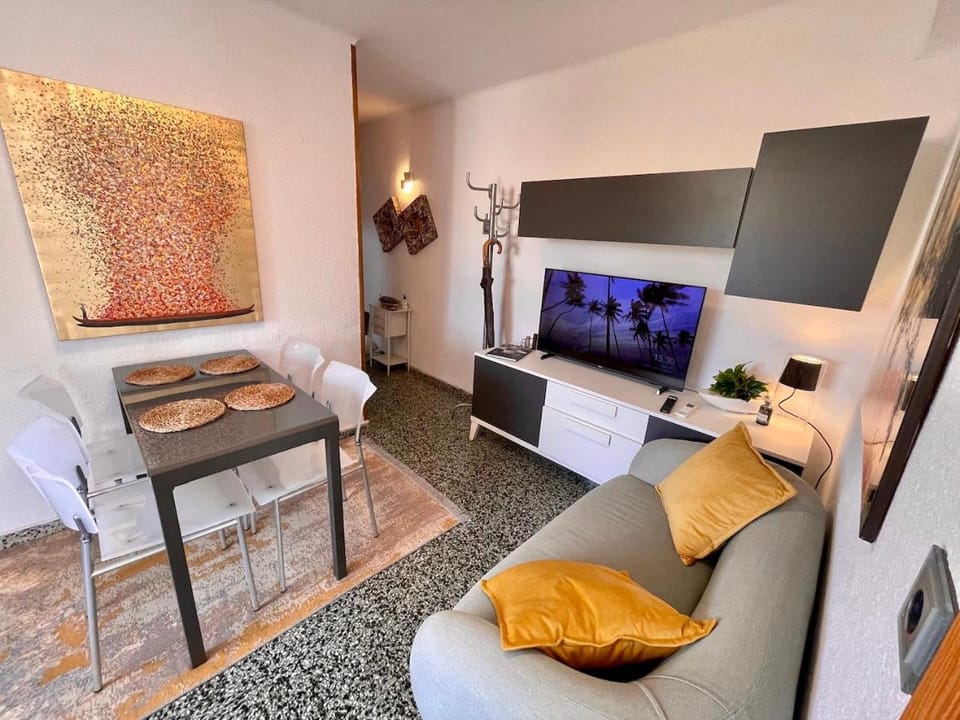 TV and multimedia, Living room, Dining area