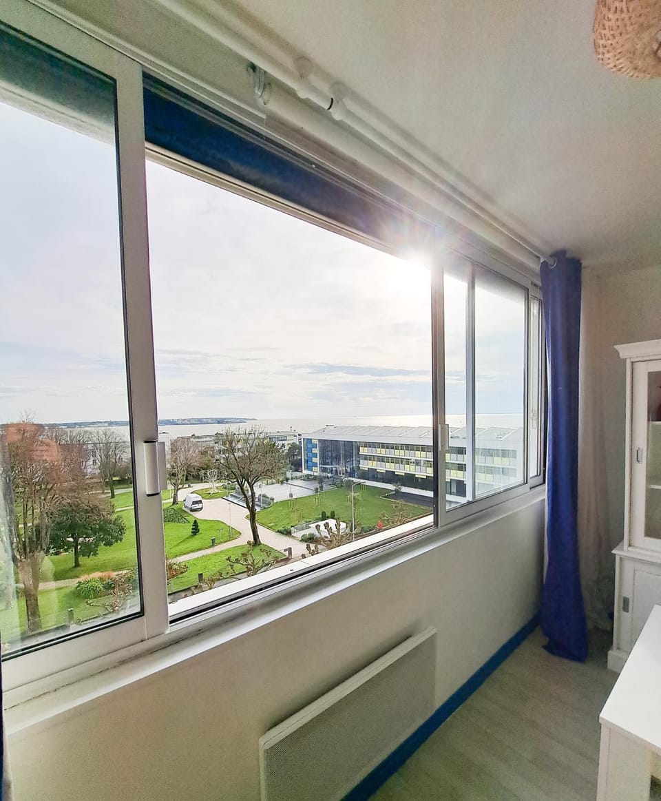 Facade/entrance, View (from property/room), View (from property/room), Balcony/Terrace, Beach, Sea view