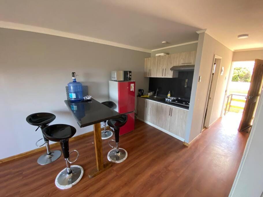 Kitchen or kitchenette, Dining area, oven, toaster