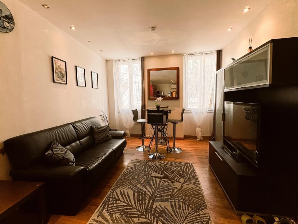 Appartement 2 Chambres à 3min de Palais des Festivals Climatisation WiFi Apartment in Cannes