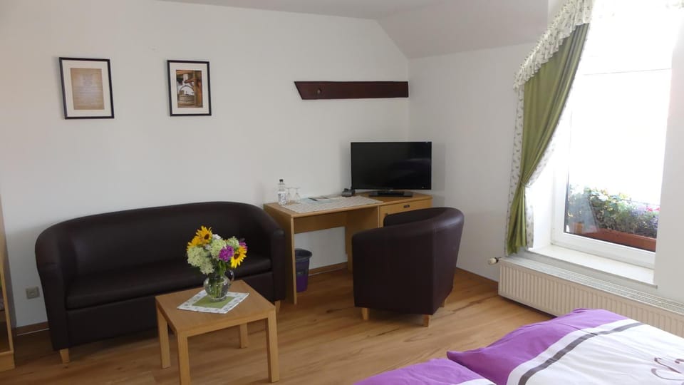 TV and multimedia, Seating area