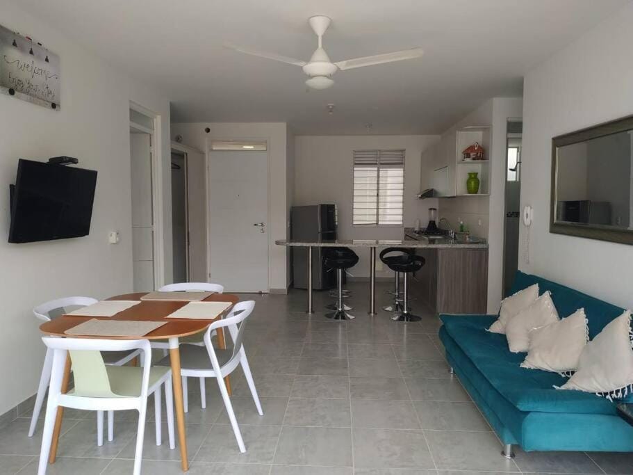 TV and multimedia, Kitchen or kitchenette, Living room, Dining area, fireplace