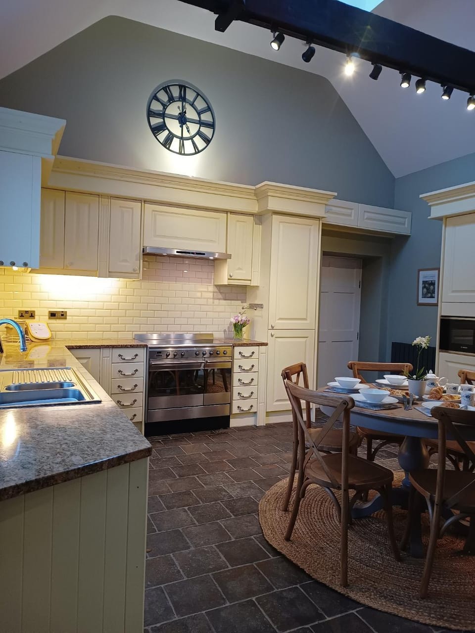 The West Wing at Eriviat Hall Hot Tub House in Wales