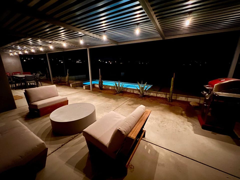 Hidden Valley Cottage - Modern Home in JT Hot Tub House in Joshua Tree