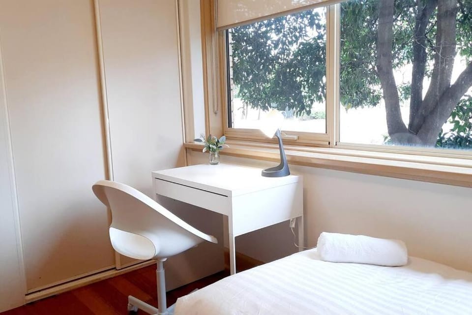 Bright & Comfy 2 Bedroom St Kilda East Apartment Apartment in Melbourne