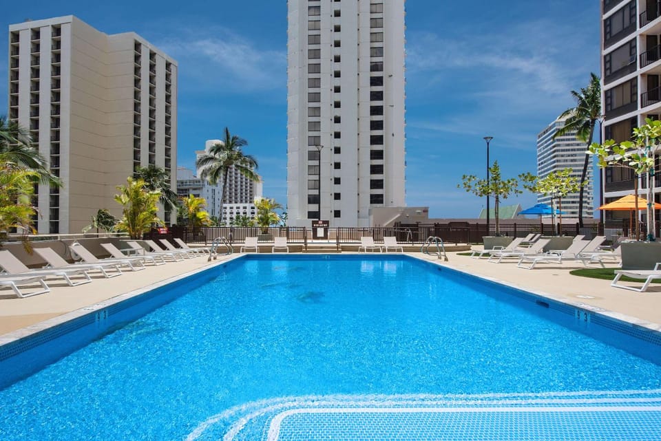 Day, Swimming pool, Swimming pool, sunbed