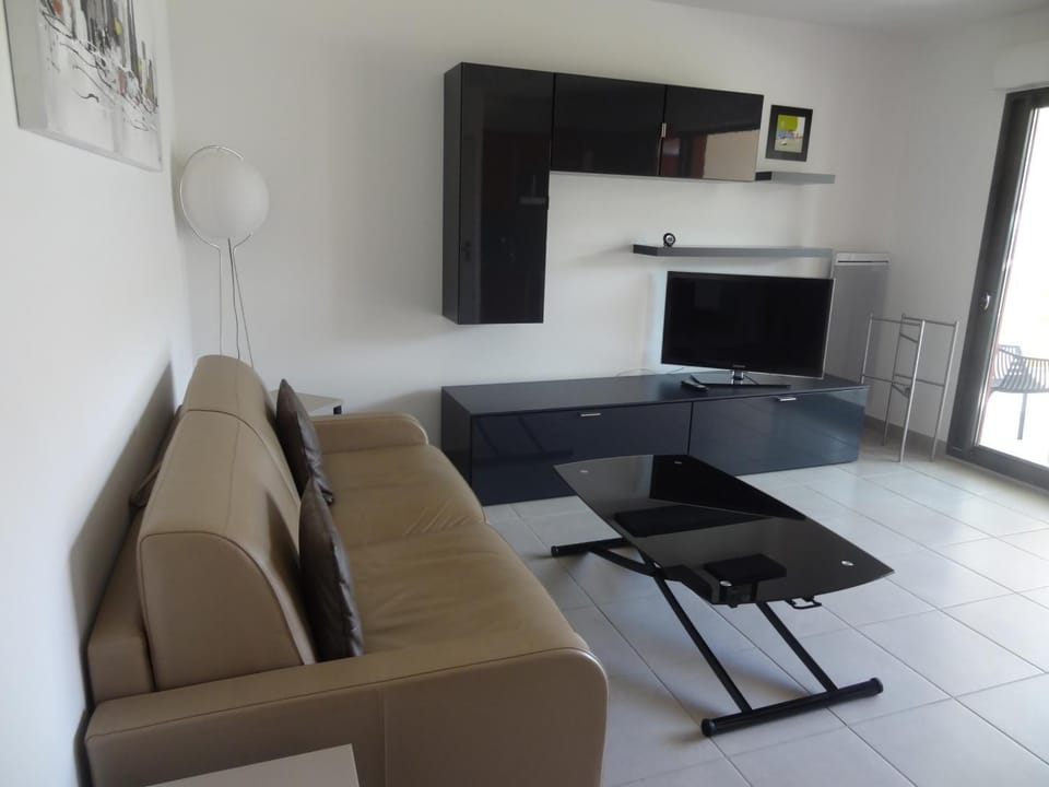Beau T2 avec loggia et parking à Sète - FR-1-472-113 Apartment in Occitanie