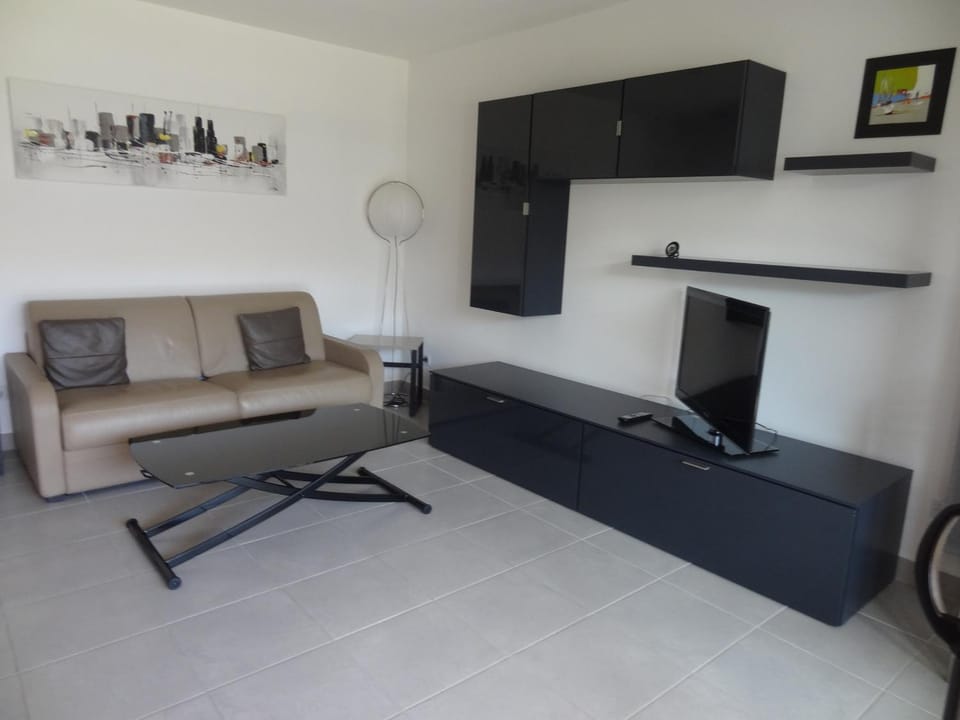 Beau T2 avec loggia et parking à Sète - FR-1-472-113 Apartment in Occitanie