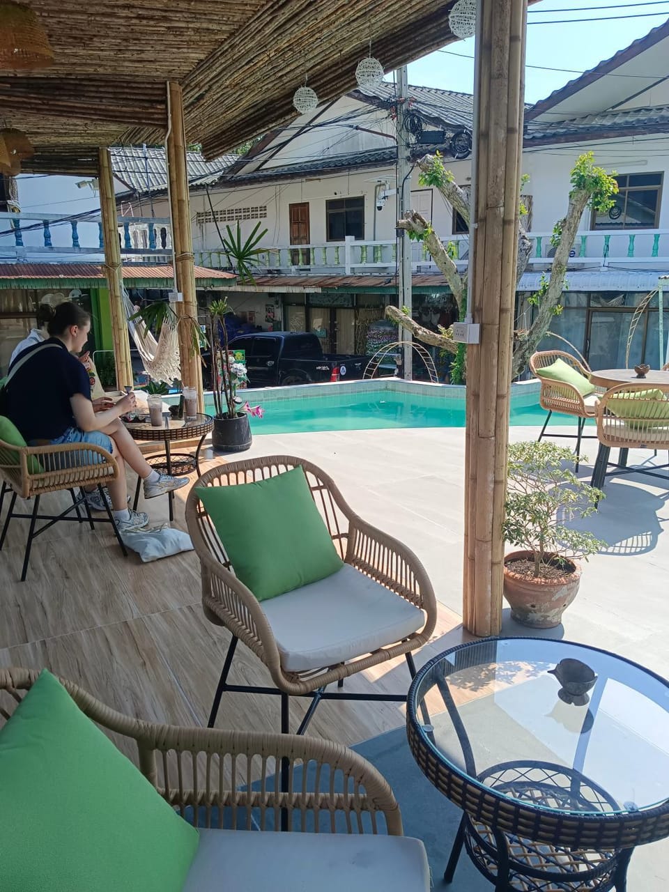 Day, Swimming pool, sunbed