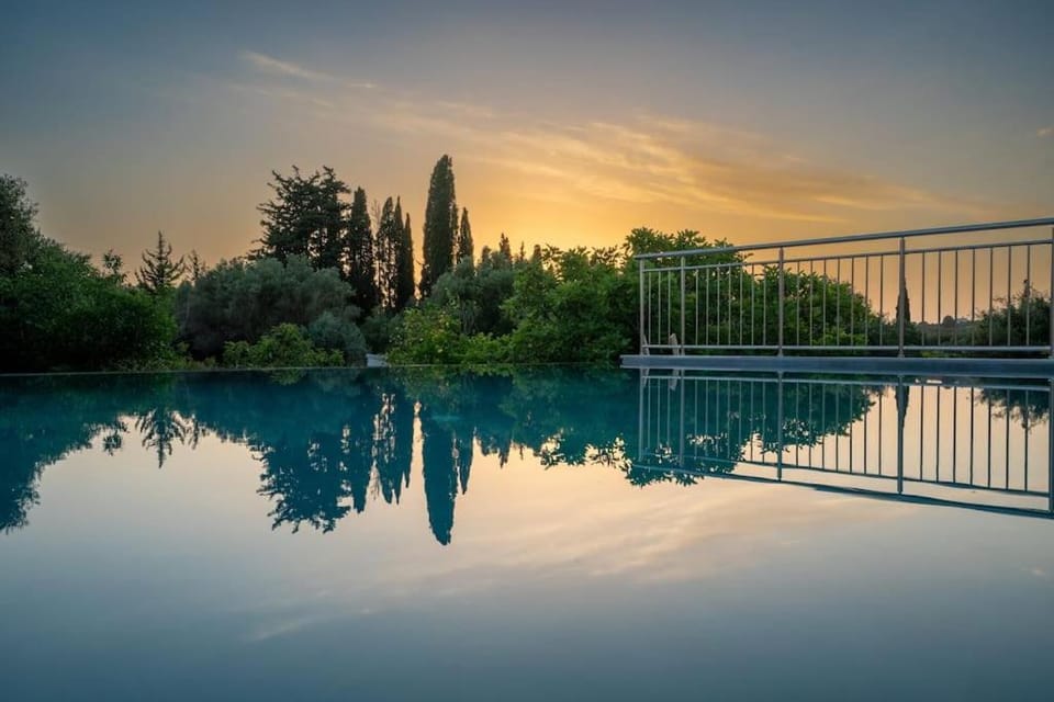 Day, Natural landscape, Lake view, Pool view, River view, Swimming pool, Sunrise, Sunset