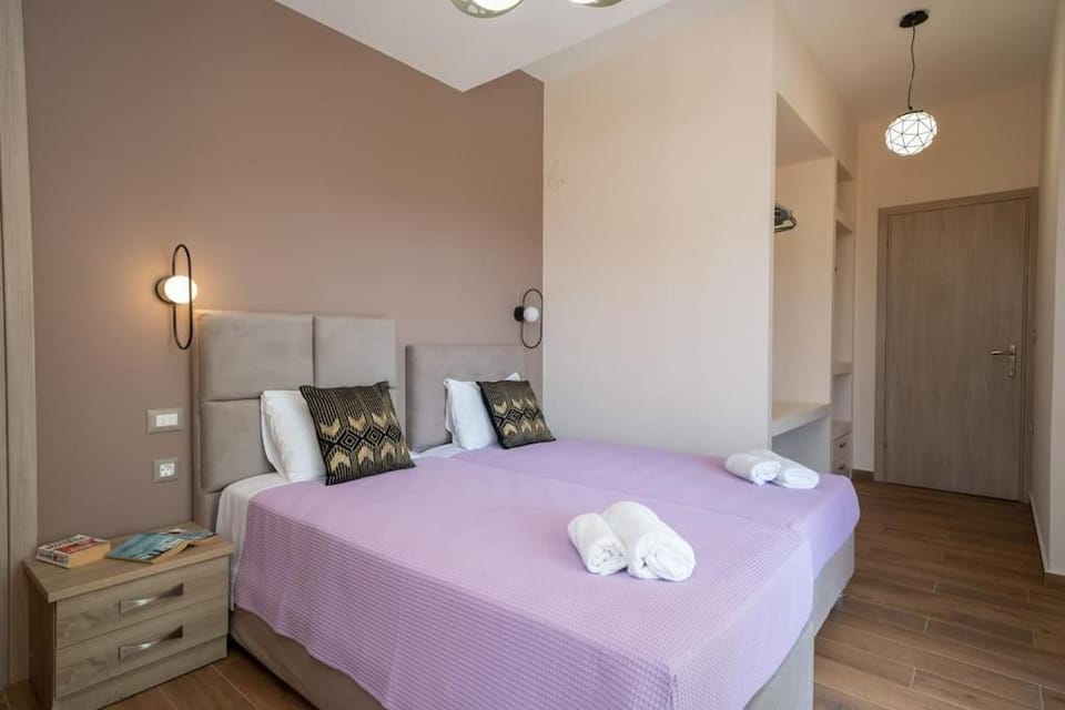 Bed, Photo of the whole room, Bedroom, towels, wardrobe