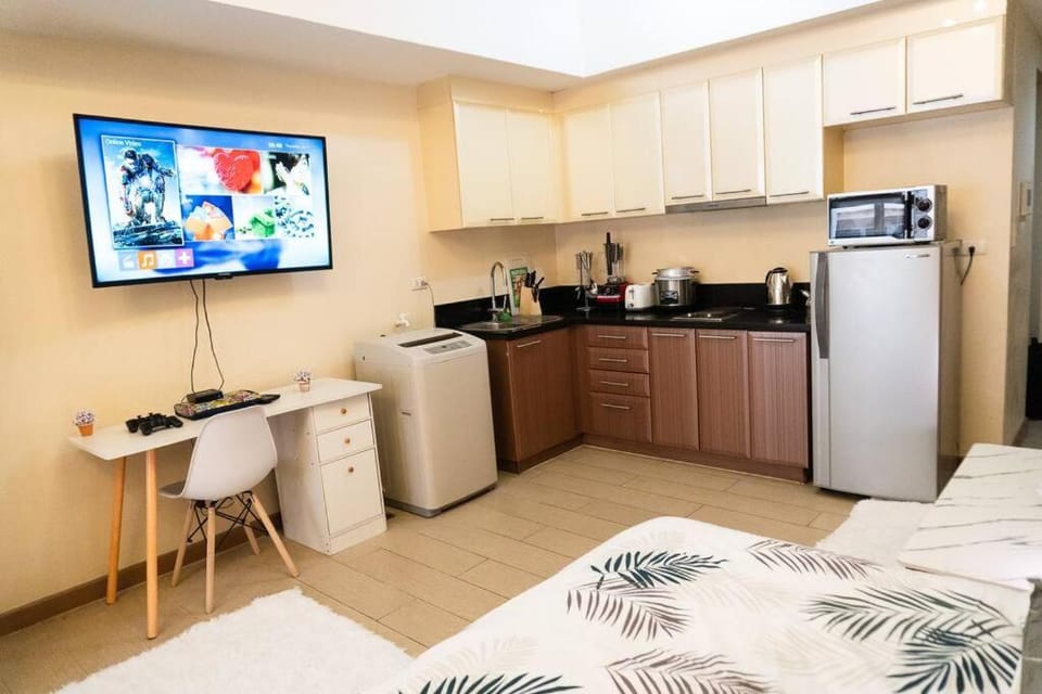 A2J Luxury Venice Studio Suite Near BGC Malls Apartment in Makati