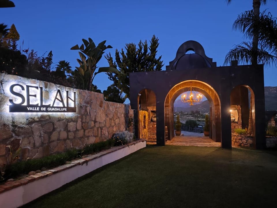 Facade/entrance, Off site