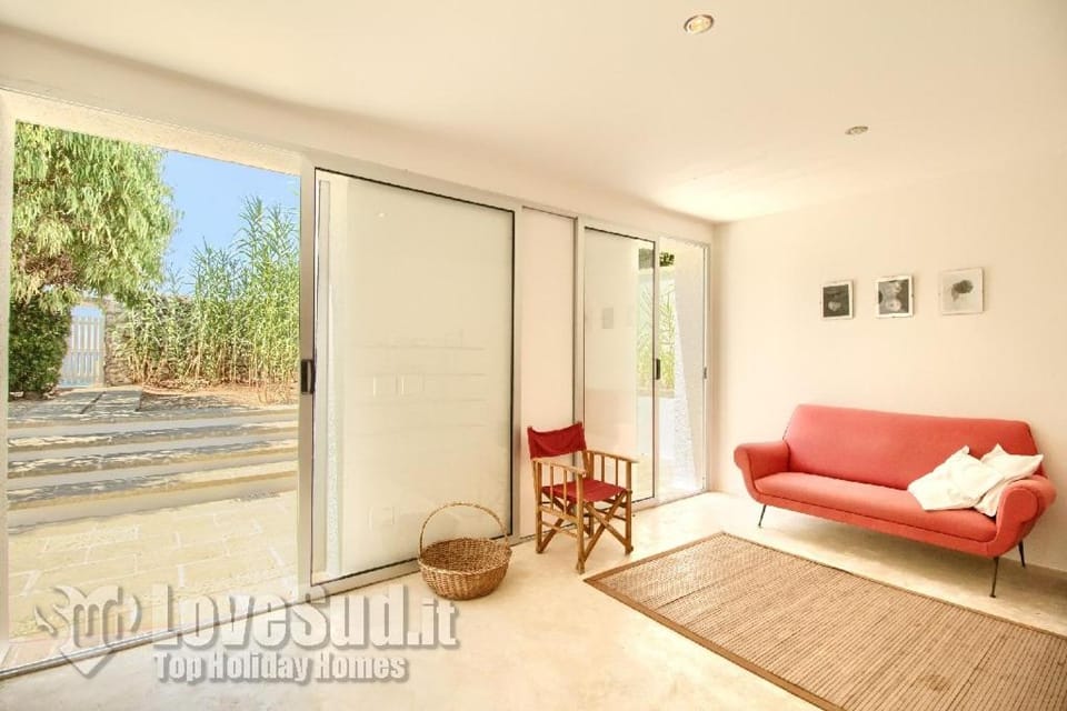 Day, View (from property/room), Balcony/Terrace, Living room, Seating area