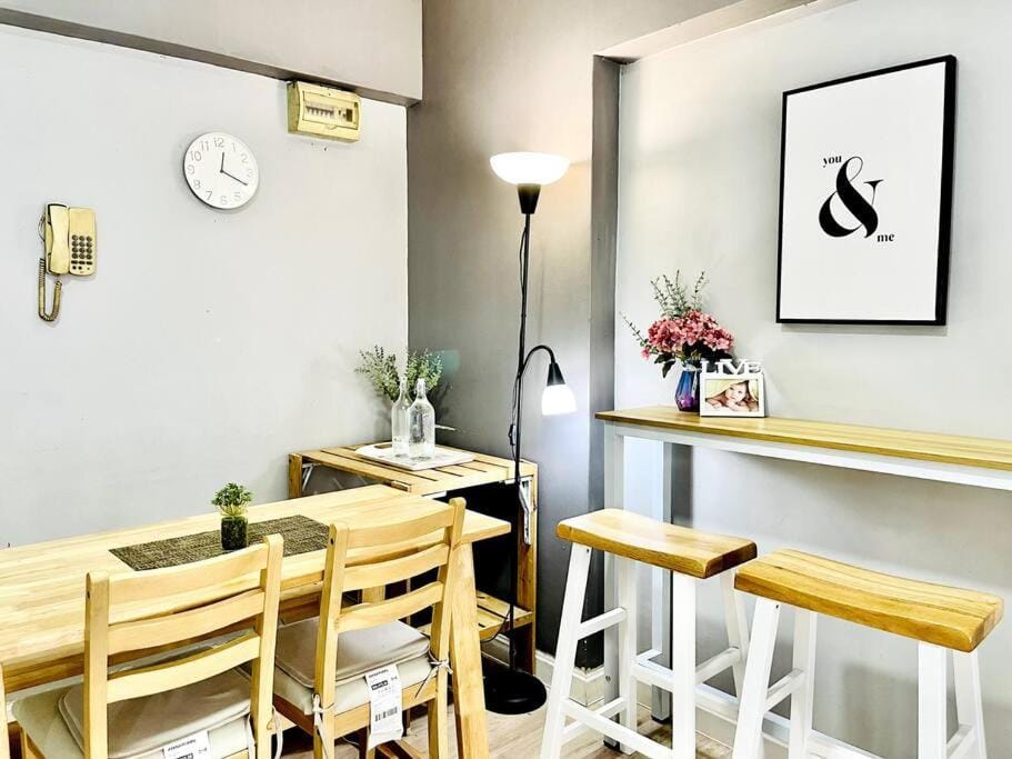Suasana Stay & Homestay Sentul Utama Kuala Lumpur 3R3BR 2AC 2 Car park-Netflix-WIFI-Pool View Apartment in Federal Territory of Kuala Lumpur