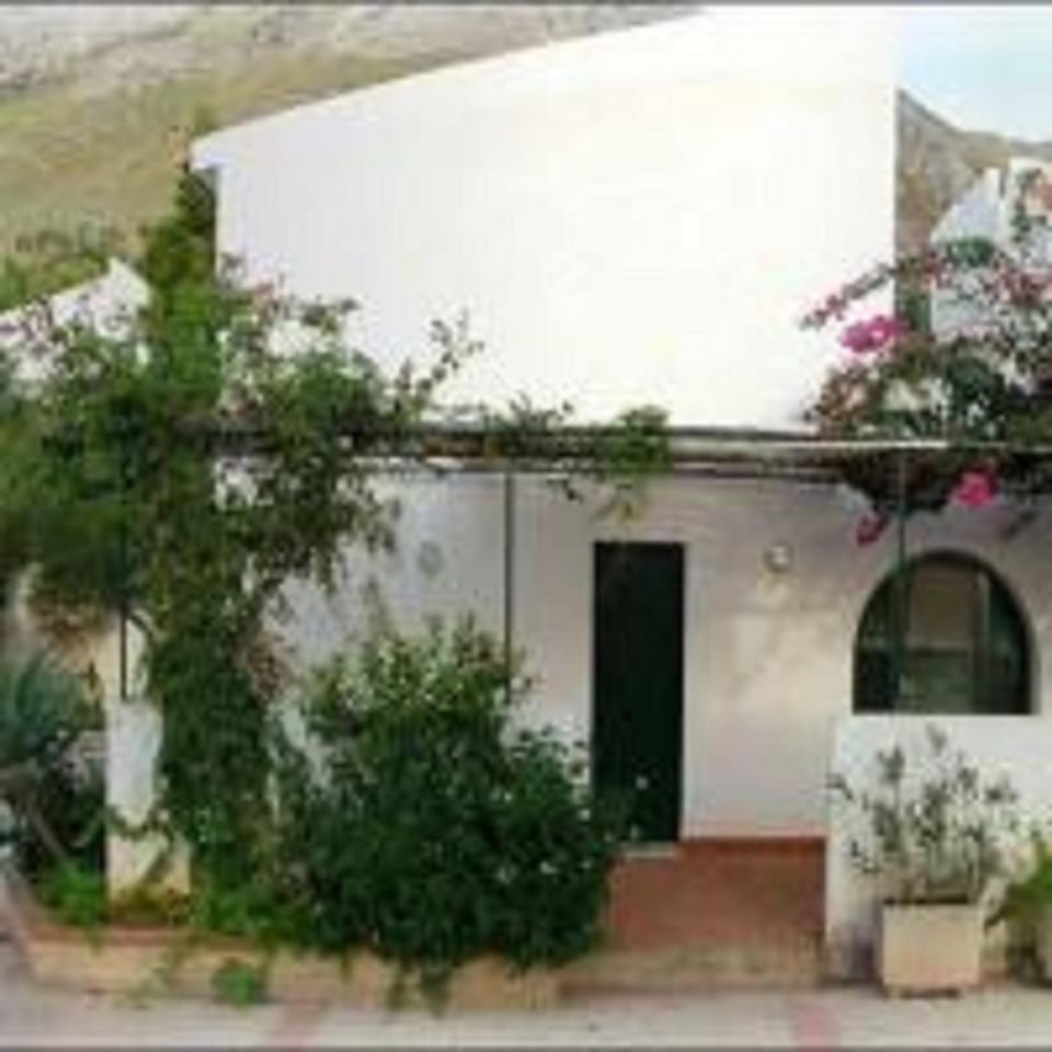 Property building, Balcony/Terrace, Garden view