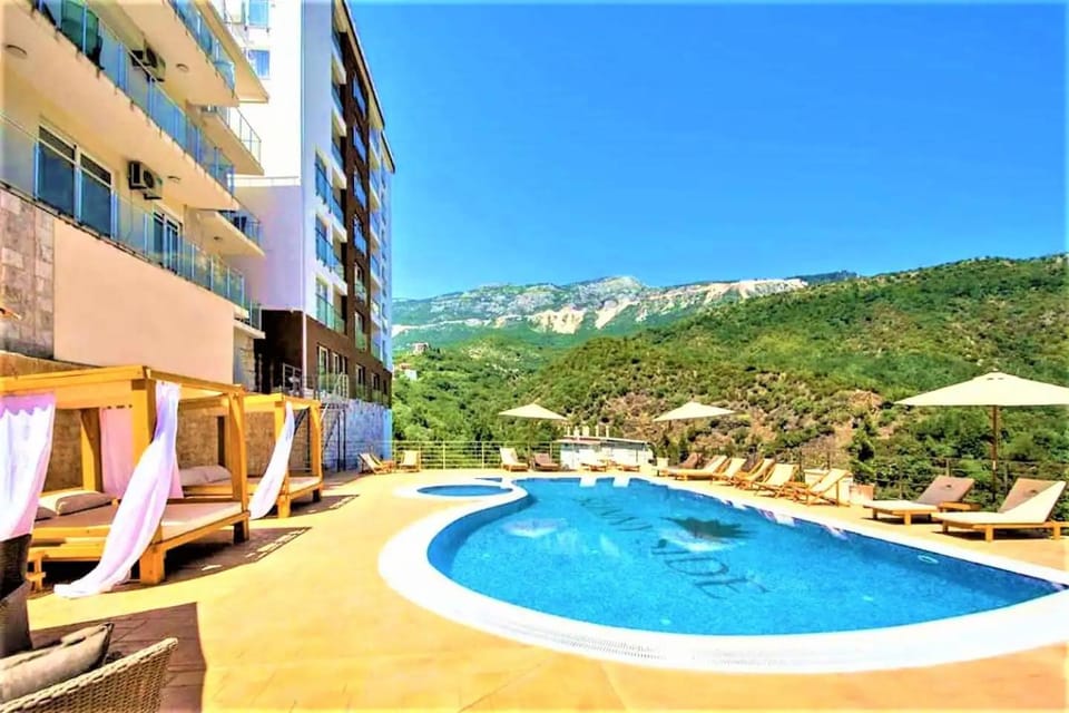 Status-M Apartments Sunny Side Apartment in Budva Municipality
