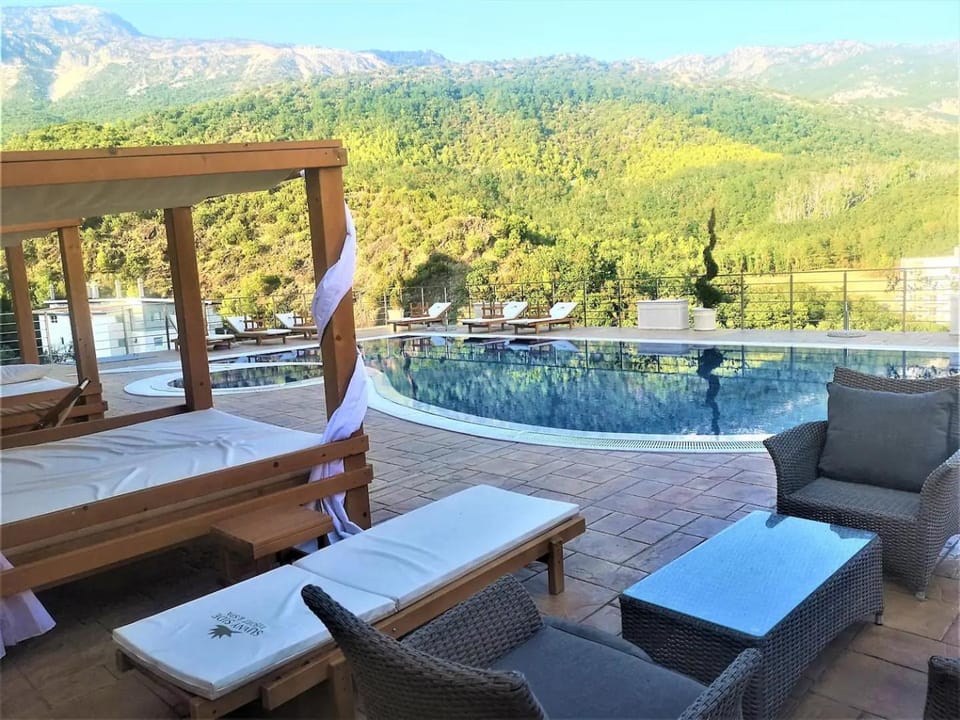Status-M Apartments Sunny Side Apartment in Budva Municipality