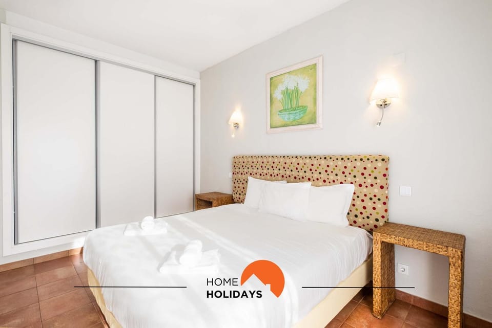 #099 1BR Caliços Quiet & Local Apartment in Albufeira
