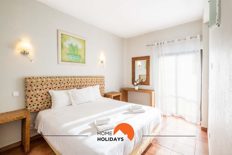 #099 1BR Caliços Quiet & Local Apartment in Albufeira