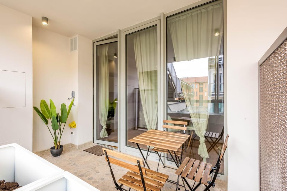 Patio, View (from property/room), Balcony/Terrace, Seating area, Dining area