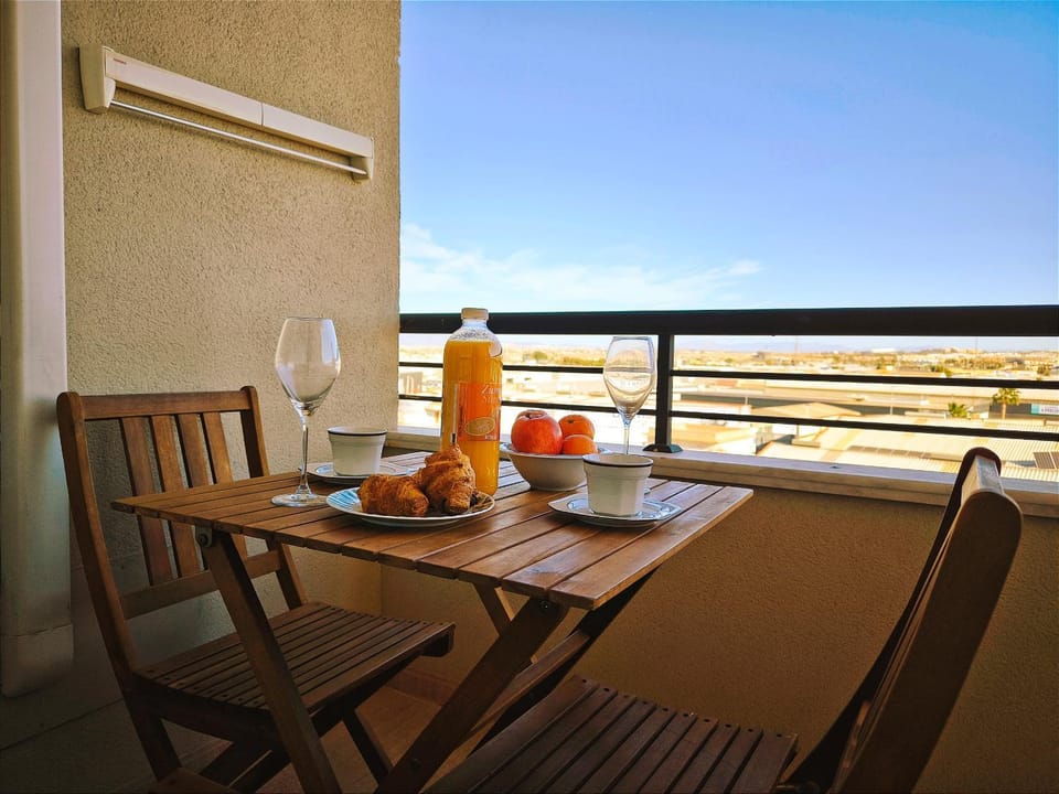 Balcony/Terrace, furniture