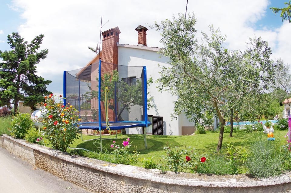 Property building, Garden