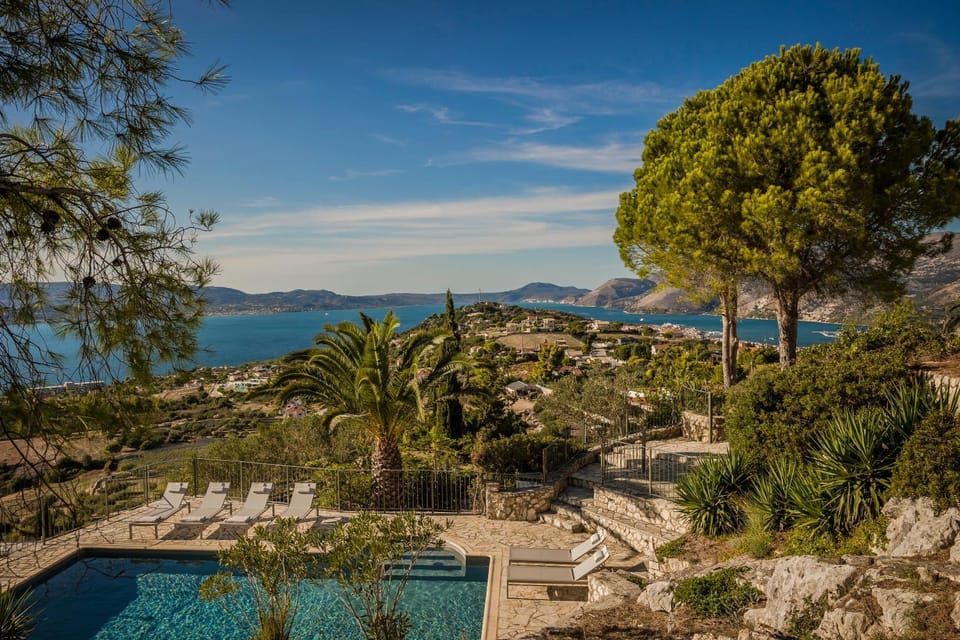 Day, Natural landscape, Mountain view, Pool view, Sea view, Swimming pool, sunbed